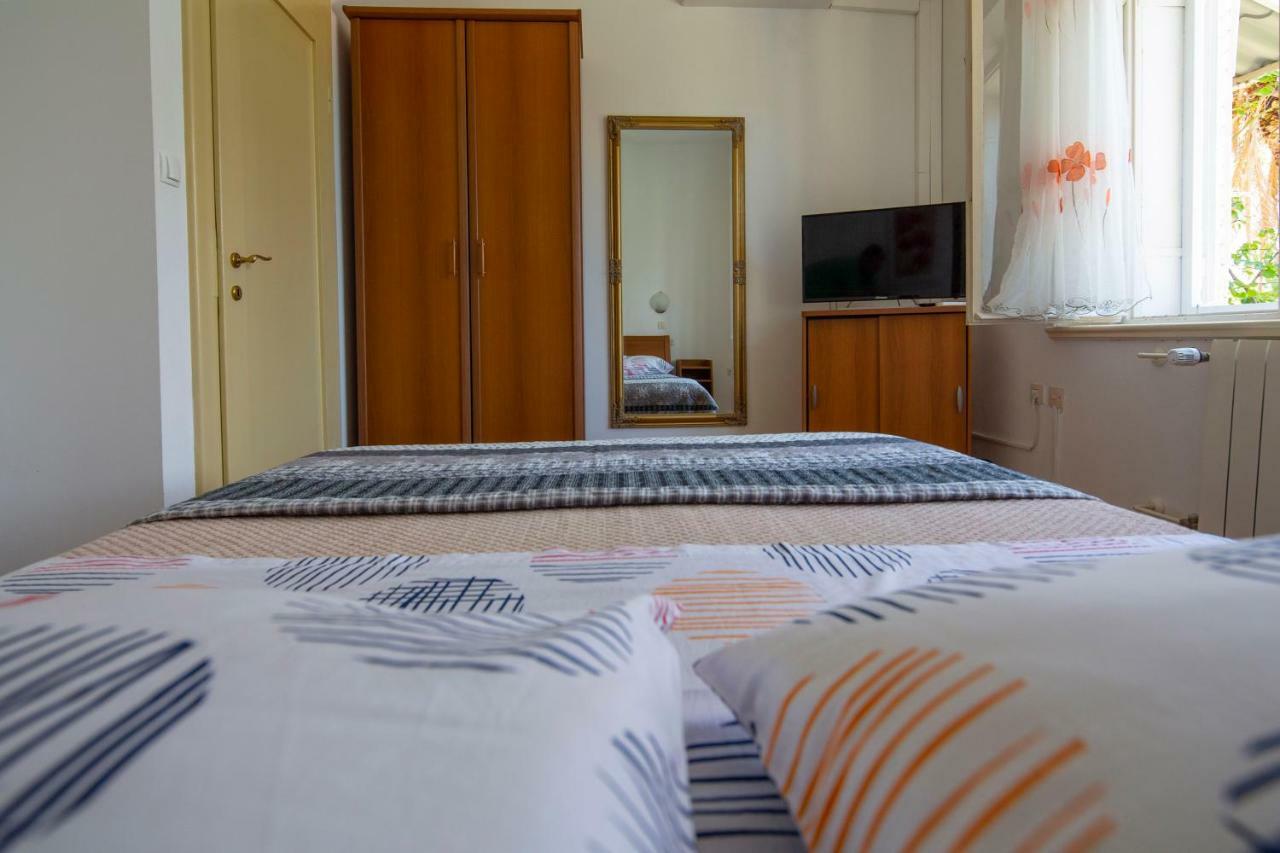 Vila Niko Makarska Exterior foto